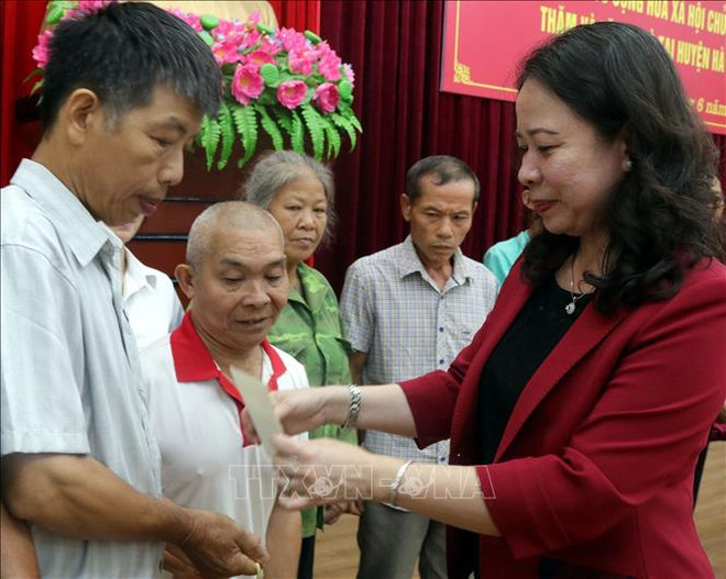 La vice-présidente Vo Thi Anh Xuan se rend à Cao Bang ảnh 1 La vice-présidente Vo Thi Anh Xuan se rend à Cao Bang ảnh 1