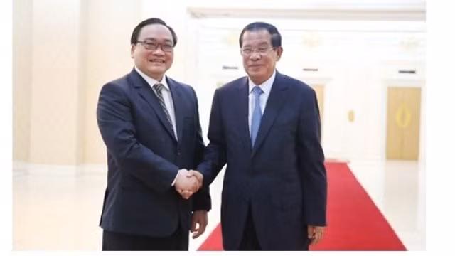 Hanoi et Phnom Penh renforcent la coopération bilatérale ảnh 1