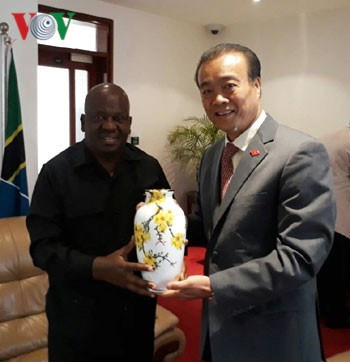 Le Vietnam veut développer davantage ses liens avec l’AN de Tanzanie ảnh 1 Le Vietnam veut développer davantage ses liens avec l’AN de Tanzanie ảnh 1