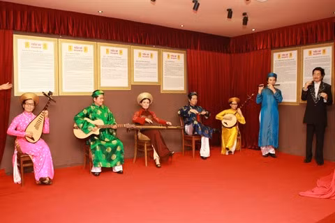 Inauguration d’une exposition de statues de cire à Hô Chi Minh-Ville ảnh 1