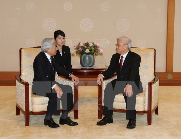 Entrevue entre le leader du PCV et l'empereur du Japon ảnh 1 Entrevue entre le leader du PCV et l'empereur du Japon ảnh 1