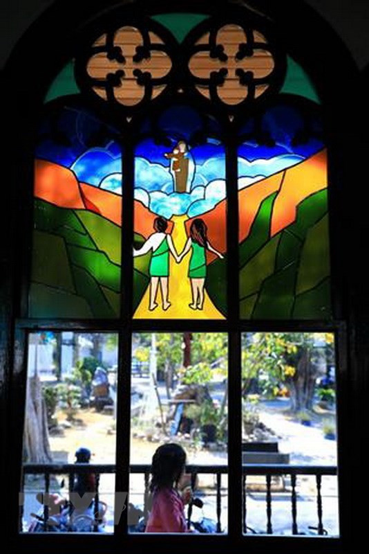 A la découverte d'une cathédrale centenaire en bois à Kon Tum ảnh 4 A la découverte d'une cathédrale centenaire en bois à Kon Tum ảnh 4