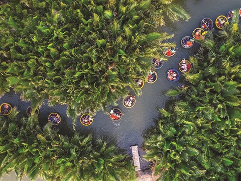 Succès fulgurant des "bateaux-paniers" de Hôi An ảnh 1 Succès fulgurant des "bateaux-paniers" de Hôi An ảnh 1
