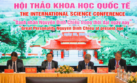 Symposium international sur le poète Nguyên Dinh Chiêu à Ben Tre ảnh 1