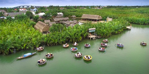Succès fulgurant des "bateaux-paniers" de Hôi An ảnh 2 Succès fulgurant des "bateaux-paniers" de Hôi An ảnh 2