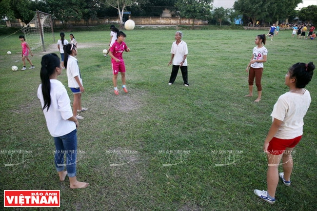 Duong Khac Kiêm, manager de foot du village ảnh 3 Duong Khac Kiêm, manager de foot du village ảnh 3