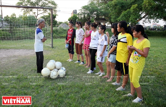 Duong Khac Kiêm, manager de foot du village ảnh 2 Duong Khac Kiêm, manager de foot du village ảnh 2
