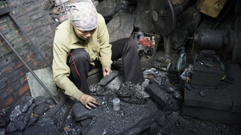 La sculpture sur charbon tout feu tout femme à Ha Long ảnh 1 La sculpture sur charbon tout feu tout femme à Ha Long ảnh 1