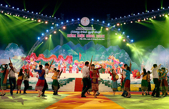 Diên Biên se prépare à la Fête de la fleur de bauhinie 2018 ảnh 1 Diên Biên se prépare à la Fête de la fleur de bauhinie 2018 ảnh 1