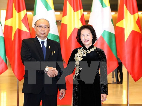 Le président du Parlement et de la Chambre haute du Myanmar achève sa visite au Vietnam ảnh 1 Le président du Parlement et de la Chambre haute du Myanmar achève sa visite au Vietnam ảnh 1