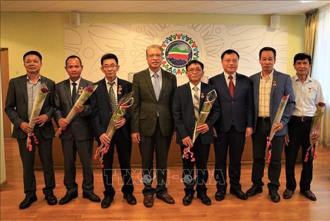 Des membres du Parti communiste du Vietnam en Russie mis à l’honneur ảnh 1 Des membres du Parti communiste du Vietnam en Russie mis à l’honneur ảnh 1