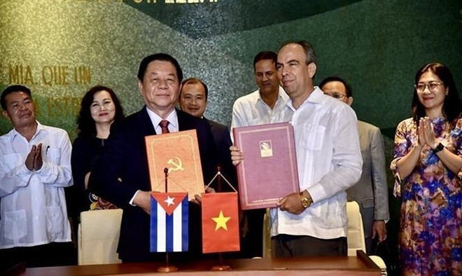 Le Vietnam et Cuba renforcent leurs liens dans le domaine idéologique ảnh 2 Le Vietnam et Cuba renforcent leurs liens dans le domaine idéologique ảnh 2