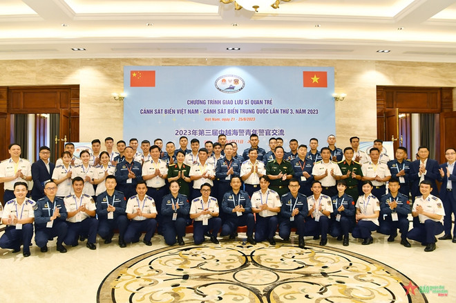 Vietnam-Chine : la 3e édition du programme d'échange entre jeunes officiers des forces de garde-côtes ảnh 1 Vietnam-Chine : la 3e édition du programme d'échange entre jeunes officiers des forces de garde-côtes ảnh 1