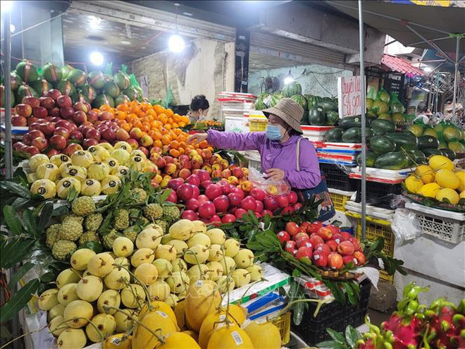 Les marchés sont occupés avant le Têt Vu Lan ảnh 2 Les marchés sont occupés avant le Têt Vu Lan ảnh 2