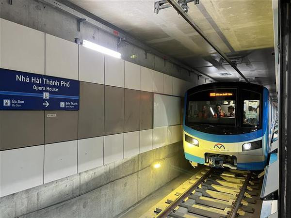 Essai de la ligne de métro Ben Thanh-Suoi Tien à Ho Chi Minh-Ville ảnh 2 Essai de la ligne de métro Ben Thanh-Suoi Tien à Ho Chi Minh-Ville ảnh 2