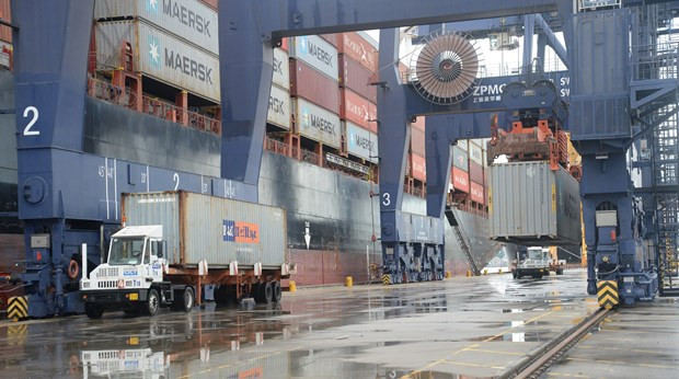 Le Vietnam affiche un excédent commercial de 20,19 milliards de dollars en huit mois ảnh 1