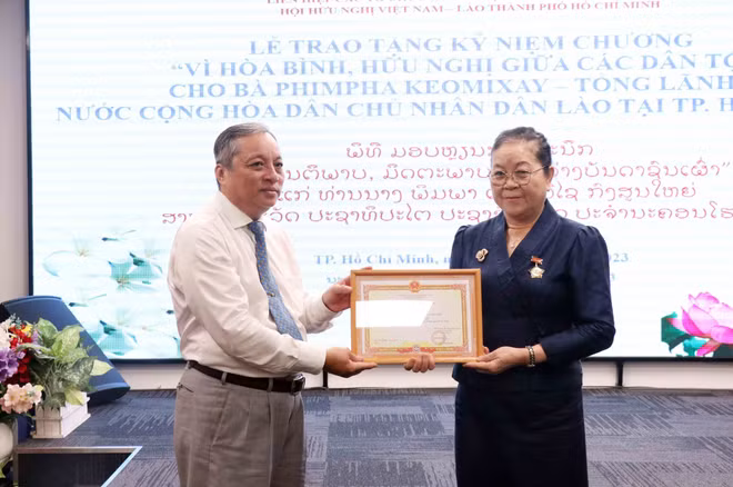 La consule générale du Laos à Hô Chi Minh-Ville à l’honneur ảnh 1