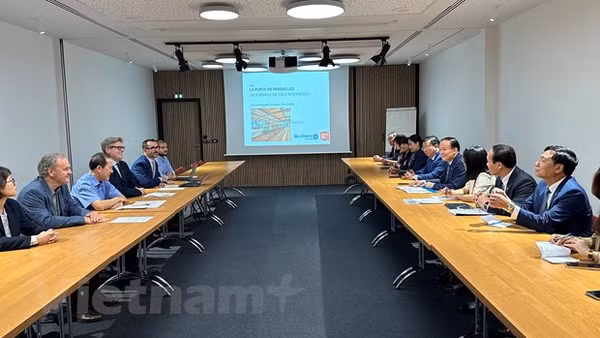 Hanoi renforce la coopération avec Ile-de-France ảnh 1