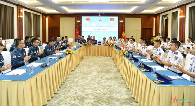 Des jeunes officiers des garde-côtes vietnamiens et chinois se rencontrent à Hanoi ảnh 1 Des jeunes officiers des garde-côtes vietnamiens et chinois se rencontrent à Hanoi ảnh 1