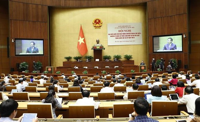 Ouverture de la 4e conférence des députés à plein temps de la 15e Assemblée nationale ảnh 1 Ouverture de la 4e conférence des députés à plein temps de la 15e Assemblée nationale ảnh 1