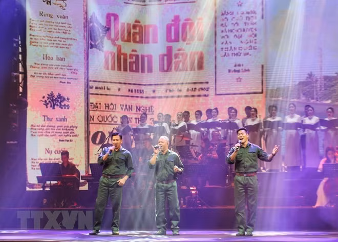 Une performance artistique marque le centenaire du compositeur de l'hymne national ảnh 1