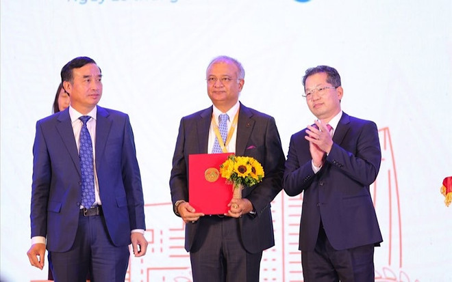 Le groupe indien Adani s'engage à investir 10 milliards de dollars au Vietnam ảnh 2 Le groupe indien Adani s'engage à investir 10 milliards de dollars au Vietnam ảnh 2