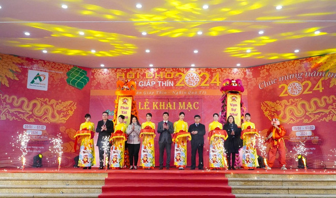 Ouverture de la foire du printemps de l’Année du Dragon 2024 à Hanoï ảnh 1