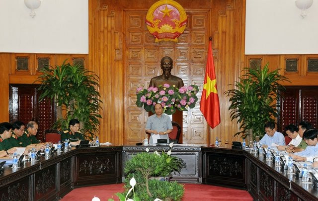 Le PM demande de relever le défi du développement de l’industrie de la défense ảnh 1 Le PM demande de relever le défi du développement de l’industrie de la défense ảnh 1