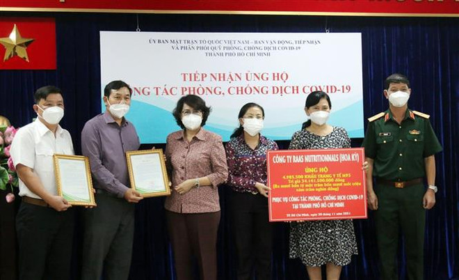 COVID-19 : Ho Chi Minh-Ville reçoit des masques médicaux donnés par une société américaine ảnh 1