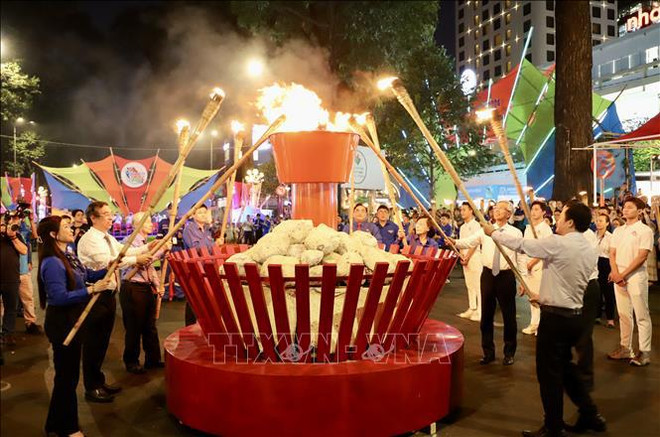 Le Festival de la jeunesse de Hô Chi Minh-Ville 2024 comme si vous y étiez ảnh 1 Le Festival de la jeunesse de Hô Chi Minh-Ville 2024 comme si vous y étiez ảnh 1
