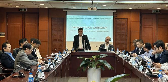 Un colloque met en lumière les impacts des défis extérieurs sur l'intégration mondiale du Vietnam ảnh 1 Un colloque met en lumière les impacts des défis extérieurs sur l'intégration mondiale du Vietnam ảnh 1