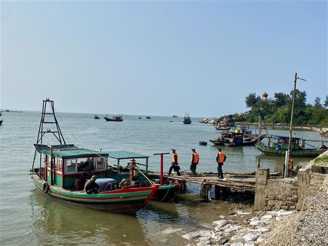 Kien Giang et Ha Tinh déterminées à lutter contre la pêche INN ảnh 2 Kien Giang et Ha Tinh déterminées à lutter contre la pêche INN ảnh 2