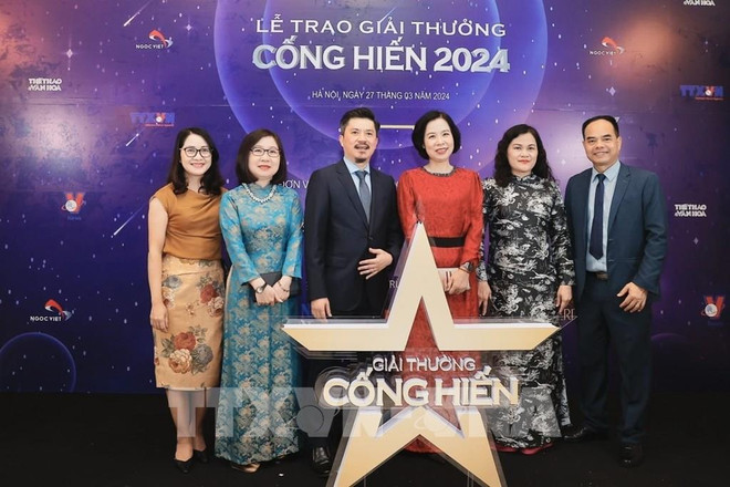 Les 18es Prix « Cống hiến » attribués à leurs lauréats ảnh 1 Les 18es Prix « Cống hiến » attribués à leurs lauréats ảnh 1