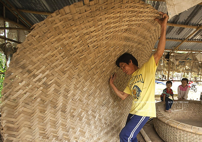 Phu My maintient à flot son artisanat de fabrication de bateaux-paniers ảnh 2 Phu My maintient à flot son artisanat de fabrication de bateaux-paniers ảnh 2