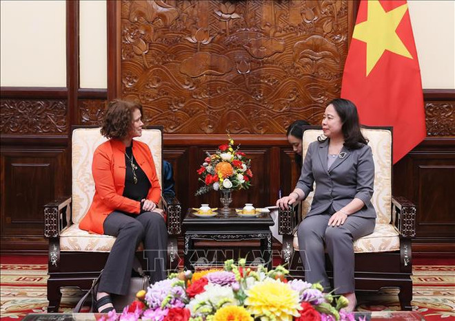 La présidente par intérim reçoit la directrice nationale de la Banque mondiale au Vietnam ảnh 1 La présidente par intérim reçoit la directrice nationale de la Banque mondiale au Vietnam ảnh 1