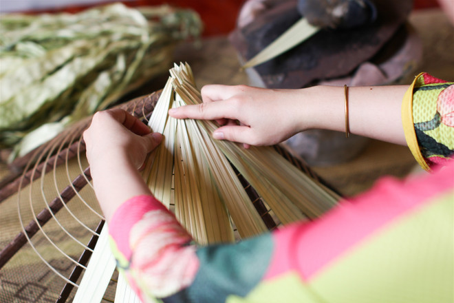 Le chapeau conique vietnamien "nón lá" : Patrimoine, artisanat et styles ảnh 2