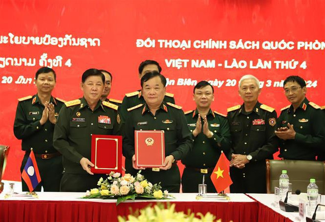 Vietnam et Laos renforcent leur coopération dans la défense ảnh 1