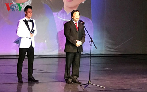 Soirée philanthropique à Moscou en faveur d'enfants cardiaques pauvres du Vietnam ảnh 1 Soirée philanthropique à Moscou en faveur d'enfants cardiaques pauvres du Vietnam ảnh 1
