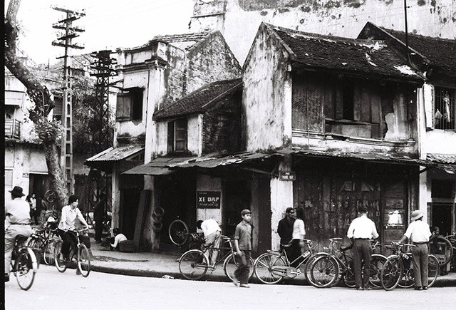 Exposition de photo "10 ans: pour l’amour de Hanoi" ảnh 1 Exposition de photo "10 ans: pour l’amour de Hanoi" ảnh 1