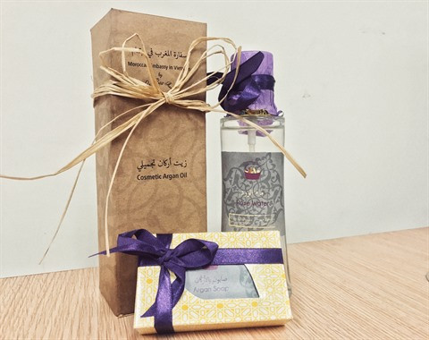 Les produits cosmétiques marocains au menu de la rencontre entre époux(ses) d’ambassadeurs ảnh 2 Les produits cosmétiques marocains au menu de la rencontre entre époux(ses) d’ambassadeurs ảnh 2