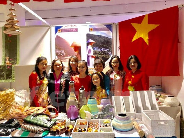 Charité : le Vietnam participe à la foire Bazaar en Ukraine ảnh 1 Charité : le Vietnam participe à la foire Bazaar en Ukraine ảnh 1