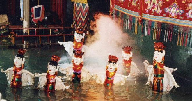 L'art des marionnettes sur l’eau du Vietnam séduisent les Français ảnh 1