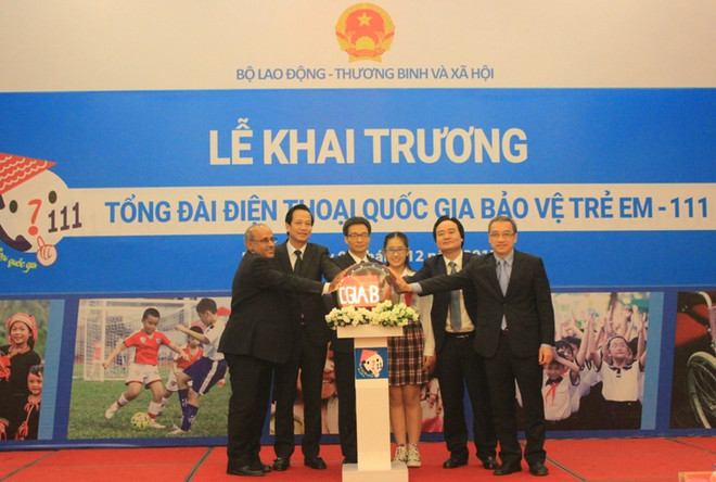 Lancement d'un central téléphonique national pour la protection de l'enfance - 111 ảnh 1 Lancement d'un central téléphonique national pour la protection de l'enfance - 111 ảnh 1