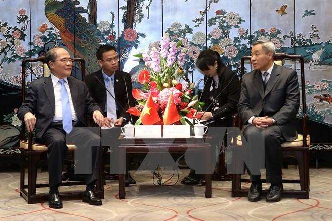 Le président Nguyen Sinh Hung rencontre le président de l’ANP du Guangdong ảnh 1 Le président Nguyen Sinh Hung rencontre le président de l’ANP du Guangdong ảnh 1