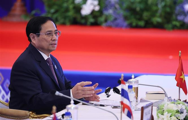 Le PM Pham Minh Chinh au 17e Sommet d’Asie de l’Est ảnh 1