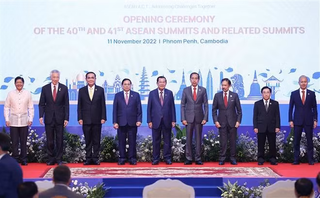 Ouverture des 40e et 41e Sommets de l’ASEAN ảnh 1 Ouverture des 40e et 41e Sommets de l’ASEAN ảnh 1