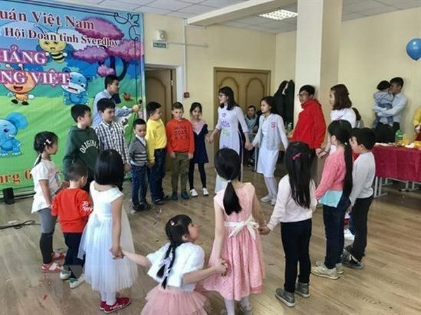 Ouverture d’une classe de langue vietnamienne à Ekaterinbourg (Russie) ảnh 1 Ouverture d’une classe de langue vietnamienne à Ekaterinbourg (Russie) ảnh 1