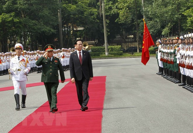 Le ministre sud-coréen de la Défense en visite officielle au Vietnam ảnh 1