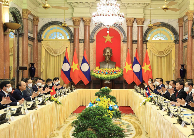 Entrevue entre le président vietnamien et le SG du Parti et président lao ảnh 2 Entrevue entre le président vietnamien et le SG du Parti et président lao ảnh 2