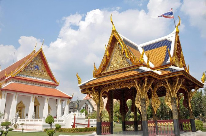 COVID-19: la Thaïlande autorise une réouverture de cinq types de commerce à Bangkok ảnh 1 COVID-19: la Thaïlande autorise une réouverture de cinq types de commerce à Bangkok ảnh 1